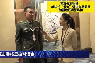 「直播吧在现场」中卡之战赛前扬科维奇对全队训话，给刘洋开小会