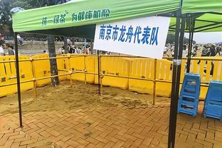 记者：曼联现场考察了沙尔克17岁中场韦德拉奥果，拜仁也对他有意