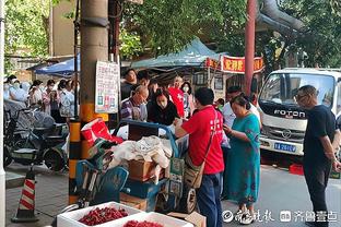 马卡：本泽马将在周三与吉达联合高层进行会面，讨论未来